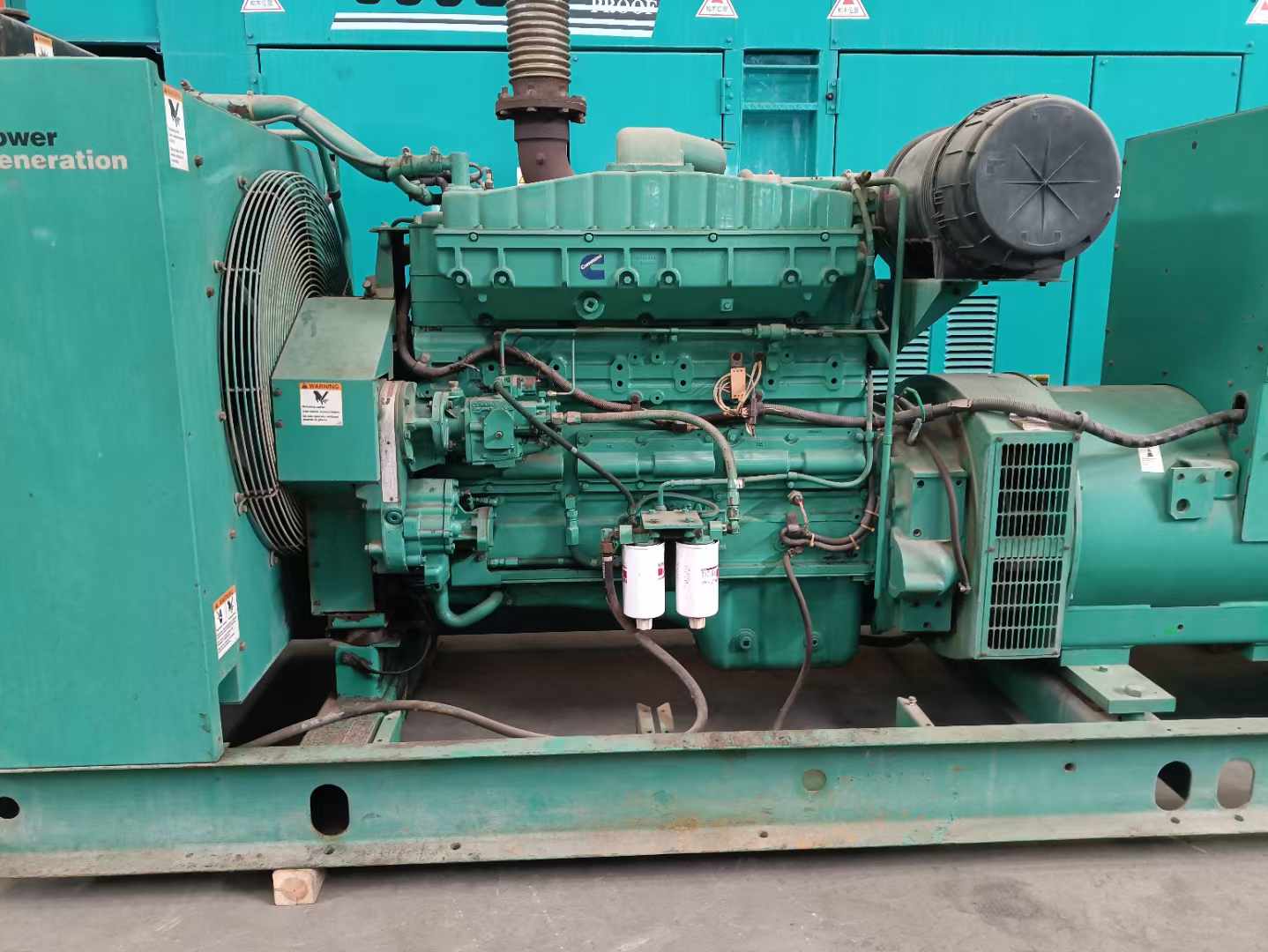 东川过载会对 600kW 柴油发电机组造成哪些损害？